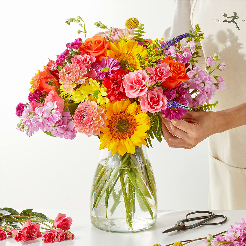 Cue the Confetti - A Florist Original – Nayitas Rva Flowers, Richmond VA