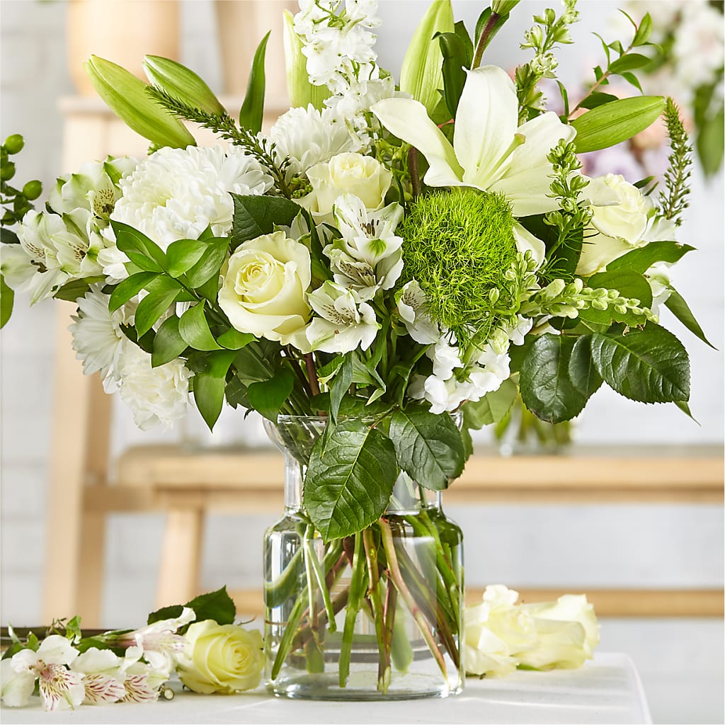 Classic Ivory – A Florist Original – Nayitas Rva Flowers, Richmond VA