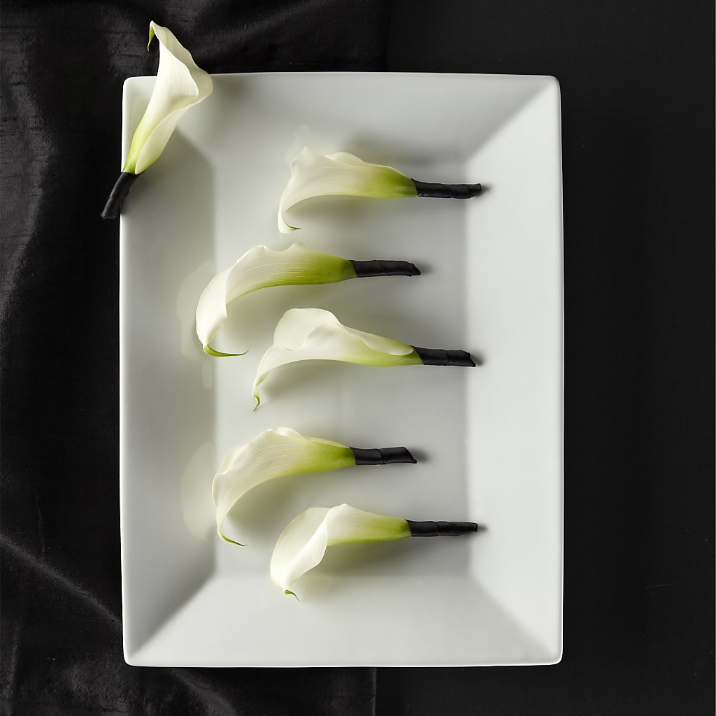 Calla Lily Promise Boutonniere – Nayitas Rva Flowers, Richmond VA