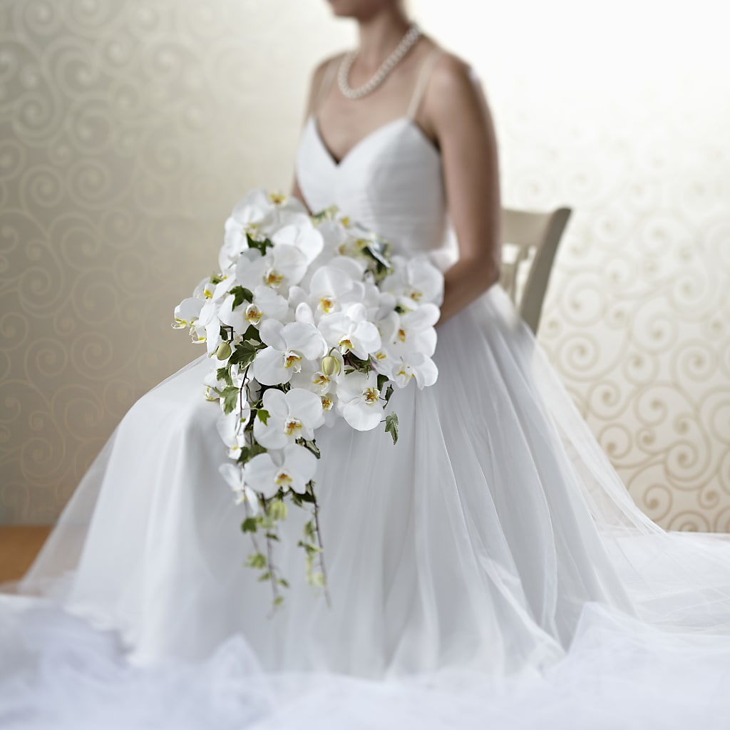 Classic White Bouquet – Nayitas Rva Flowers, Richmond VA