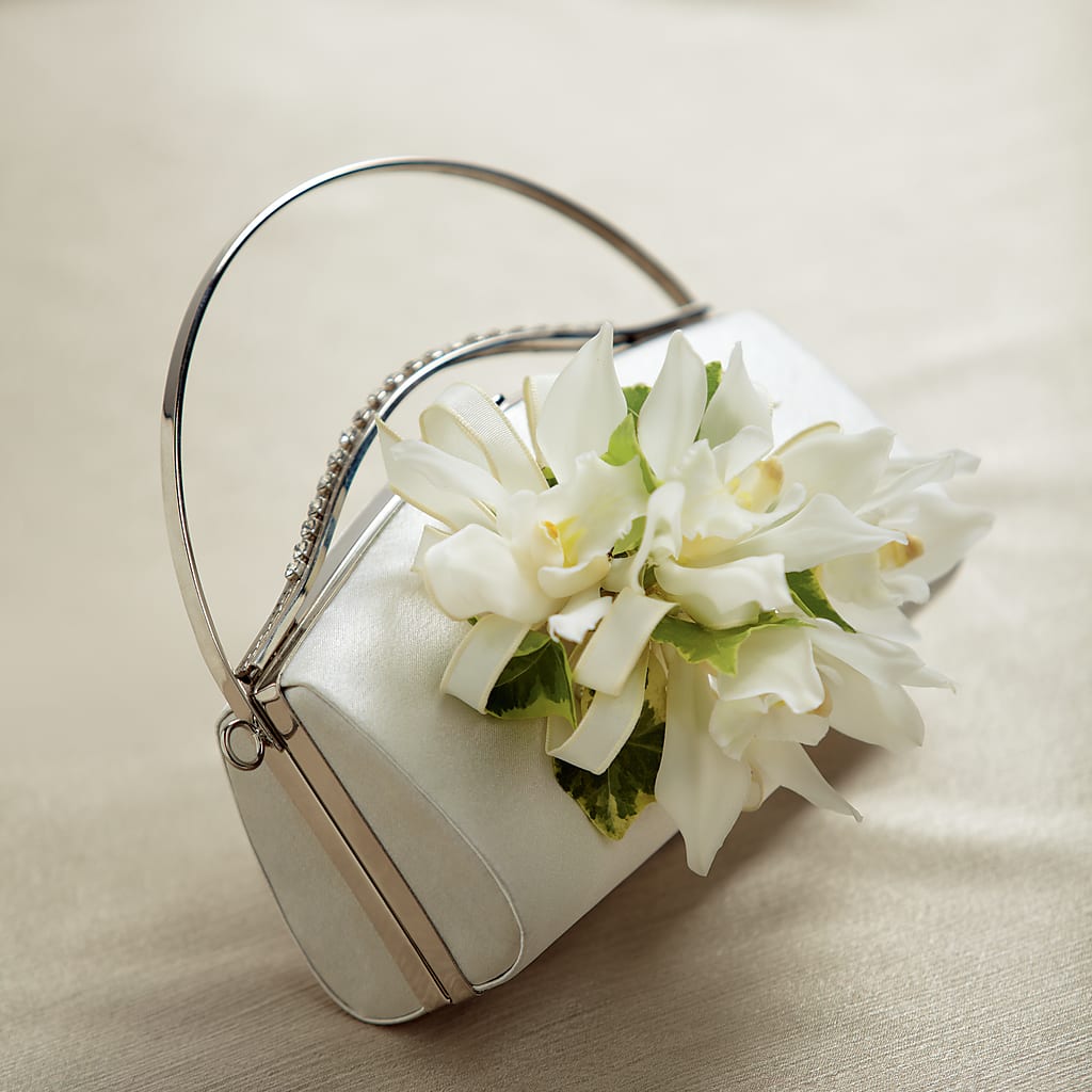 White Purse Decor – Nayitas Rva Flowers, Richmond VA