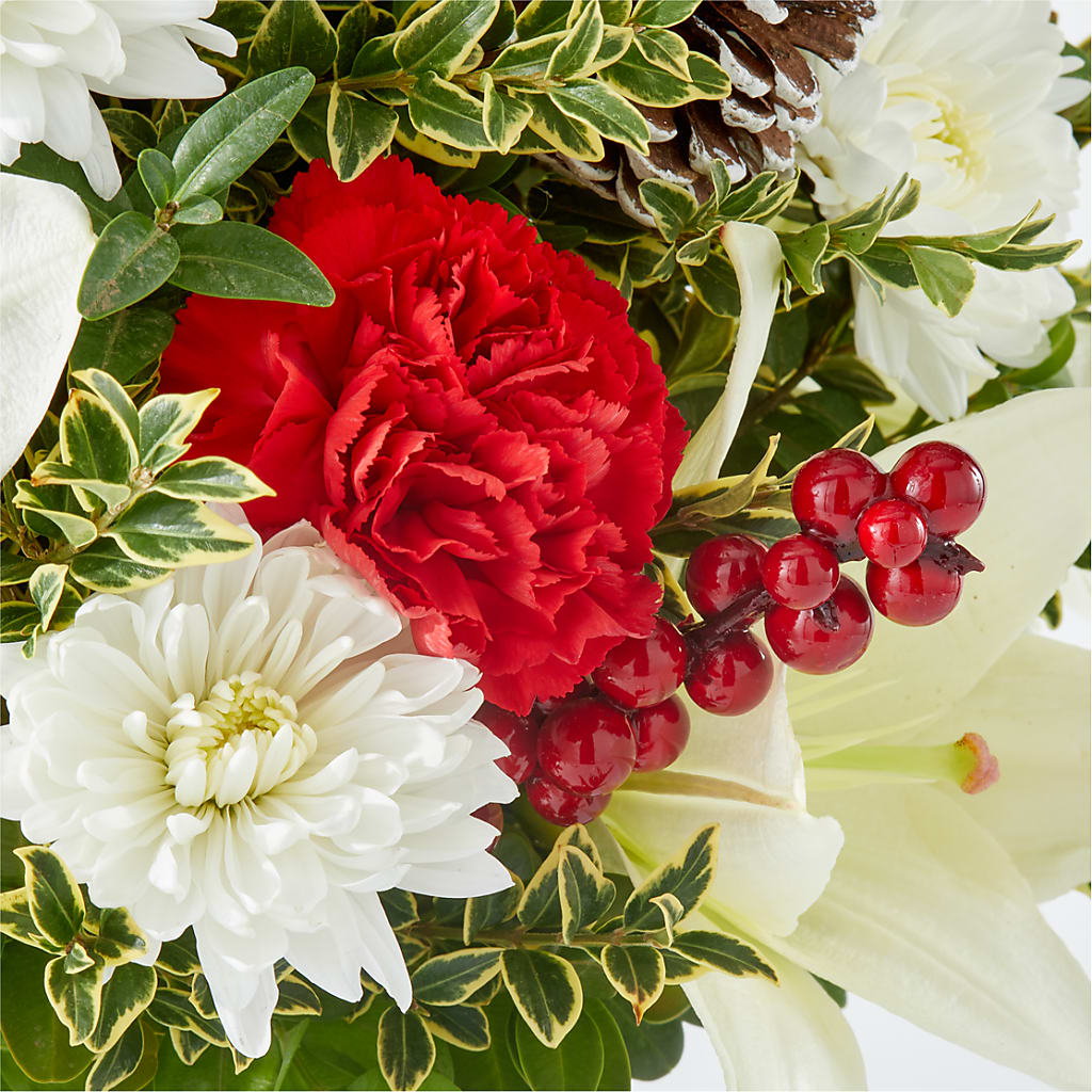 Festive Moments Tree –  Nayitas Rva Flowers, Richmond VA