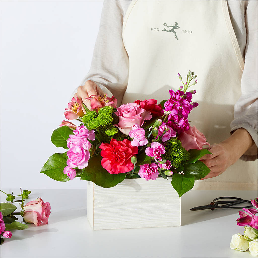 Sweetberry Box – A Florist Original –  Nayitas Rva Flowers, Richmond VA