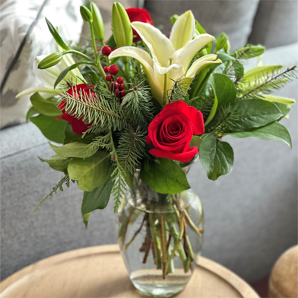 Sparkling Snowflakes Bouquet –  Nayitas Rva Flowers, Richmond VA