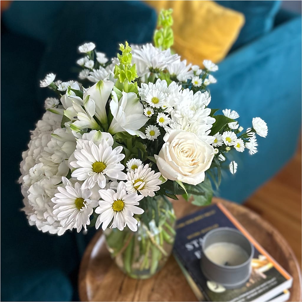 Classic Ivory – A Florist Original –  Nayitas Rva Flowers, Richmond VA