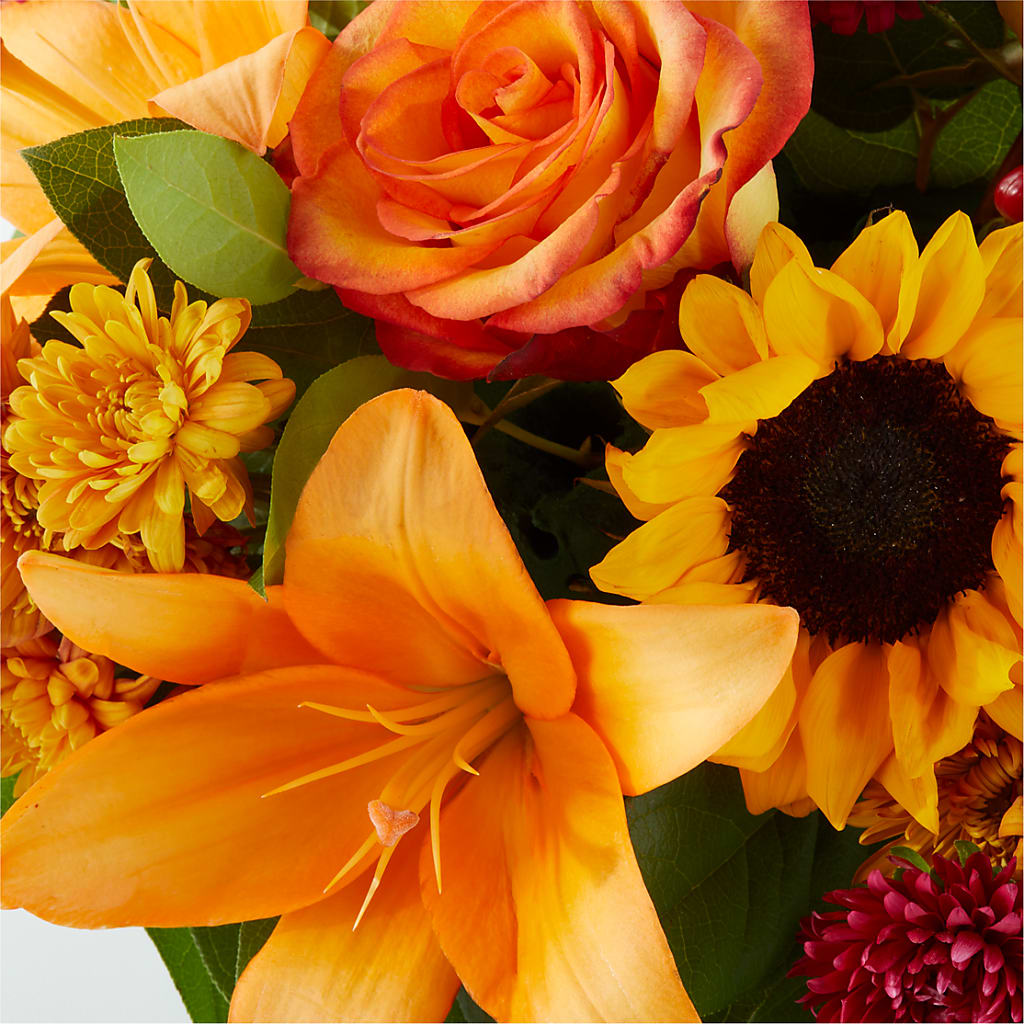 Grateful Centerpiece –  Nayitas Rva Flowers, Richmond VA